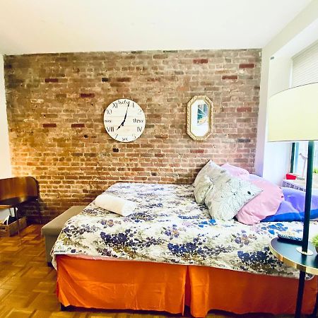Times Square Manhattan - Private Room In 2 Bedroom Apartment New York Exterior photo