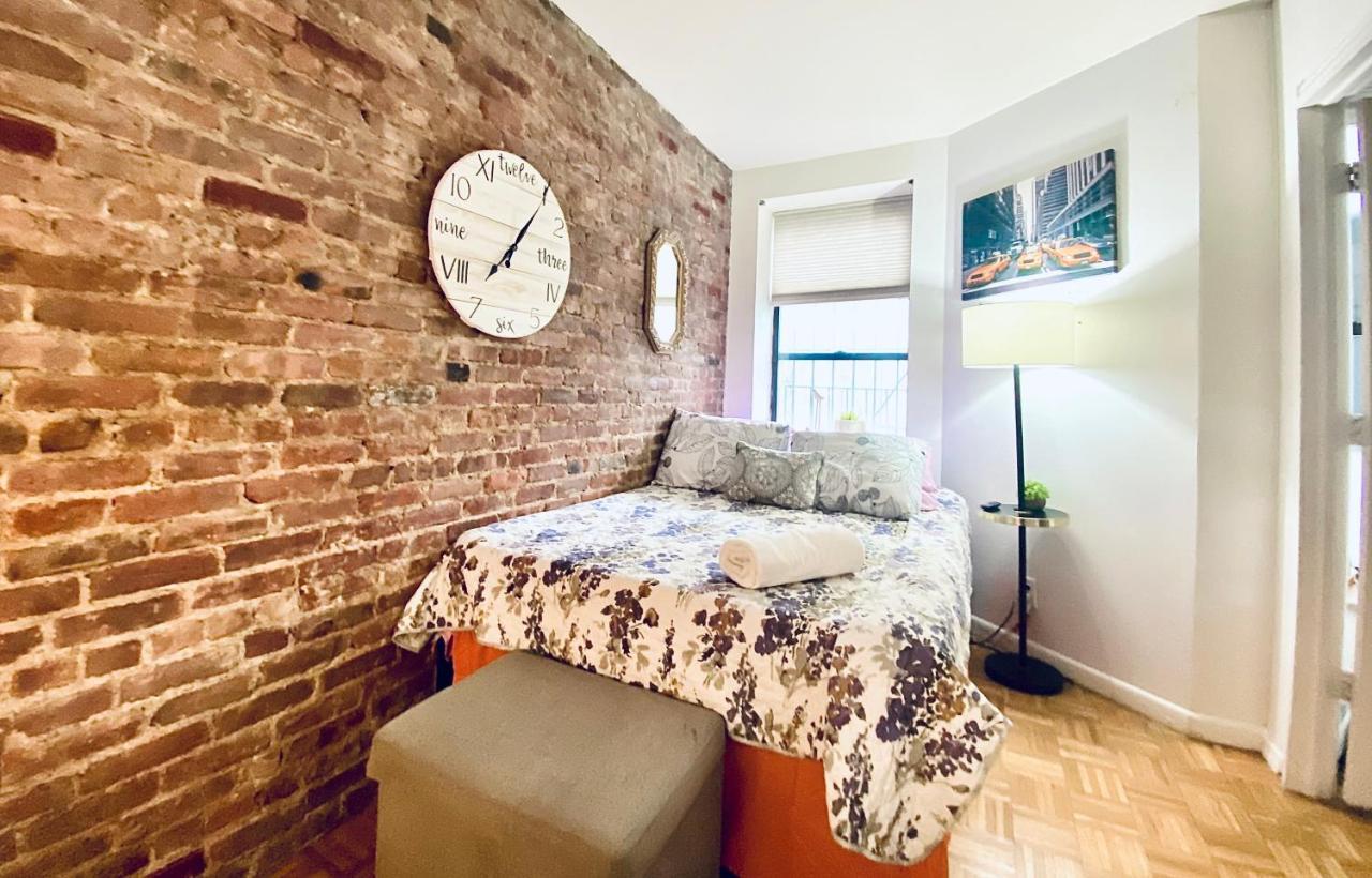 Times Square Manhattan - Private Room In 2 Bedroom Apartment New York Exterior photo