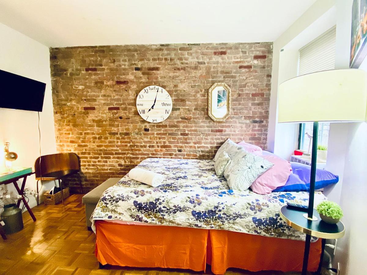 Times Square Manhattan - Private Room In 2 Bedroom Apartment New York Exterior photo